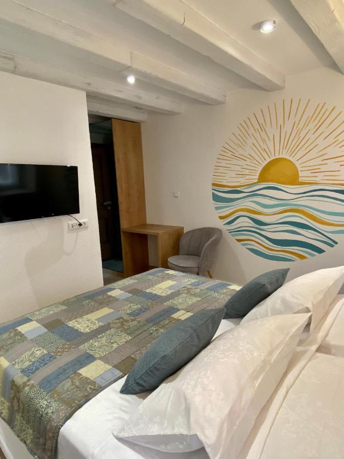 House Malena - Rooms Vis Exterior photo